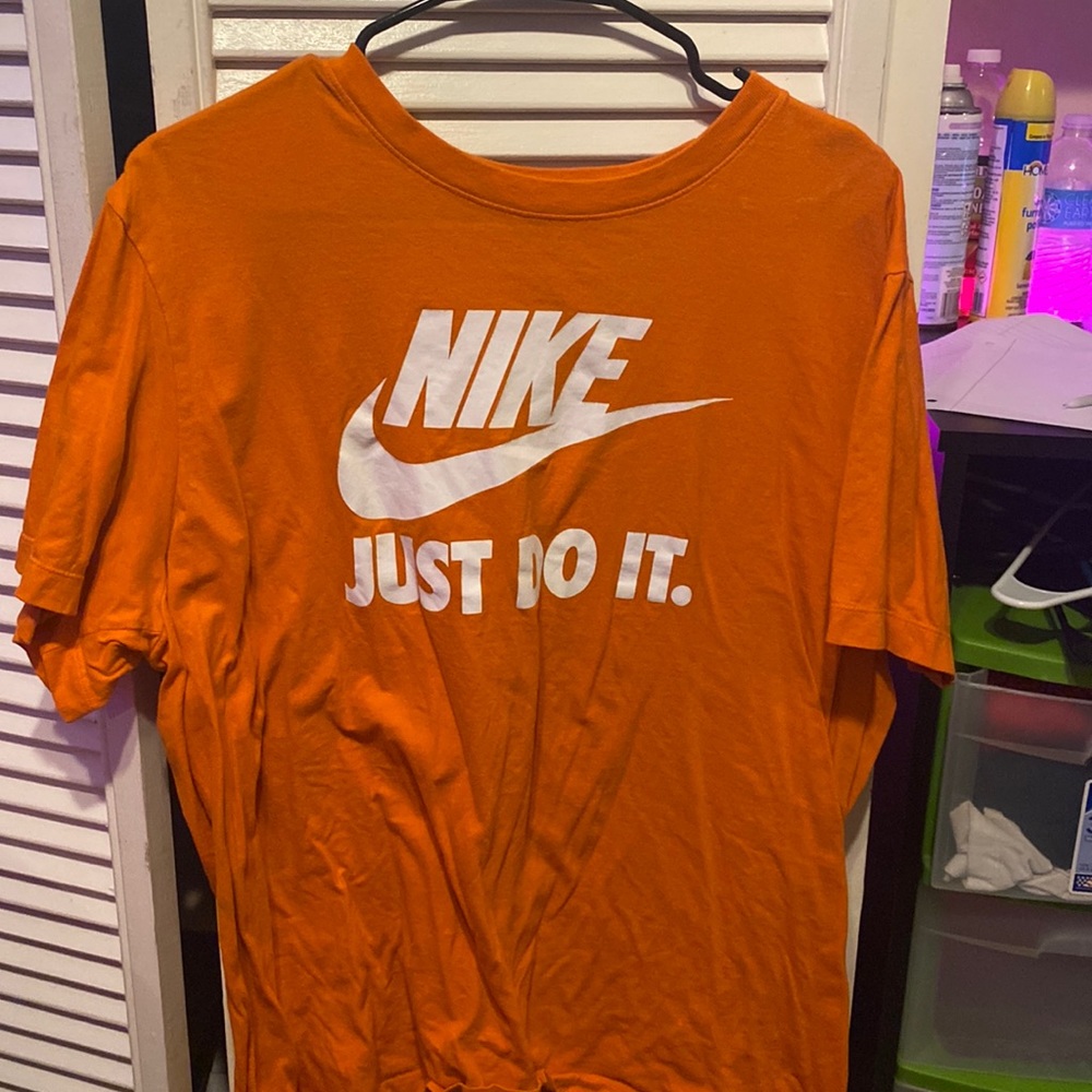 Yellow nike just do it’ shirt